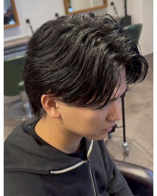 F-CODE 難波の施術例。毛流れセンターパート ニュアンスパーマ（担当 RYOYA）