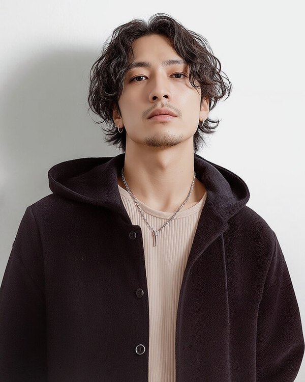 F-CODE 難波の施術例。大人色気 デザインパーマ（担当 RYOYA）