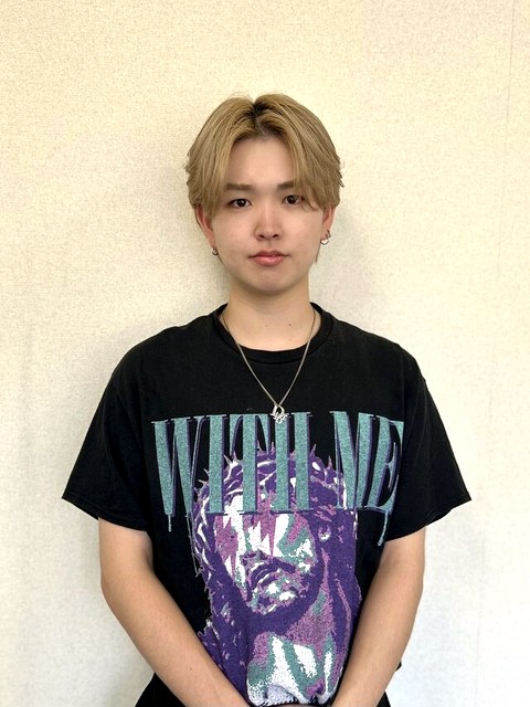 F-CODE 難波 スタイリスト RYOYA のポートレート
